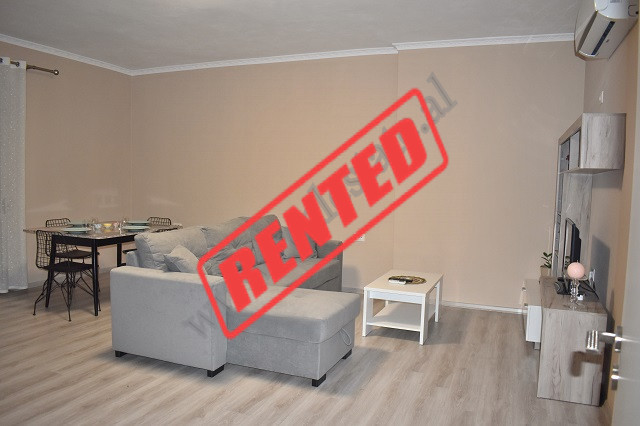 Apartament 1+1 &nbsp;me qira ne rrugen Petro Korcari, shume prane Kompleksit Kika 2 ne Tirane.
Shte